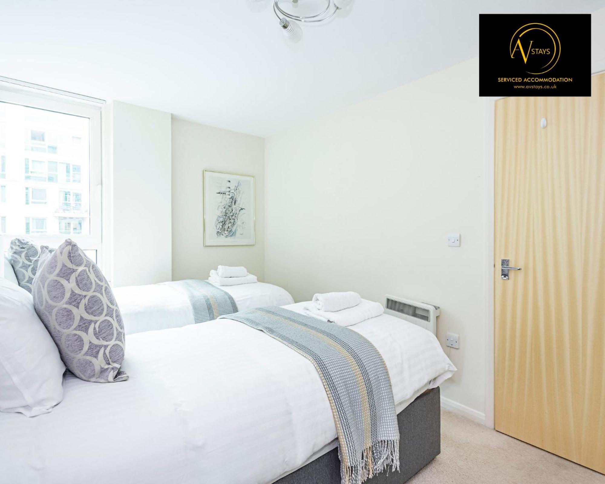 2 Bedroom Apartment Londra Esterno foto